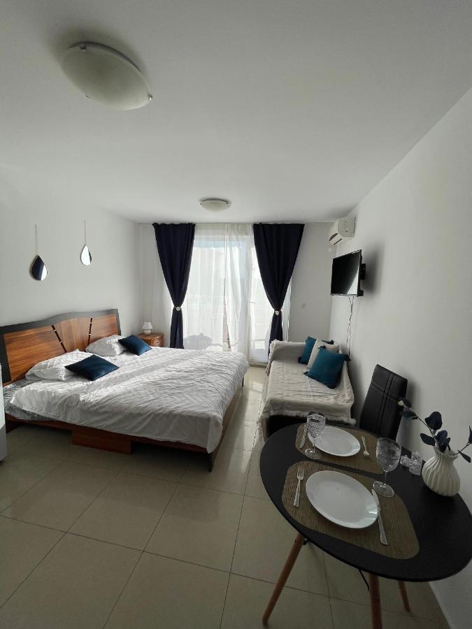Admiral Plaza Aparthotel Слънчев бряг Екстериор снимка