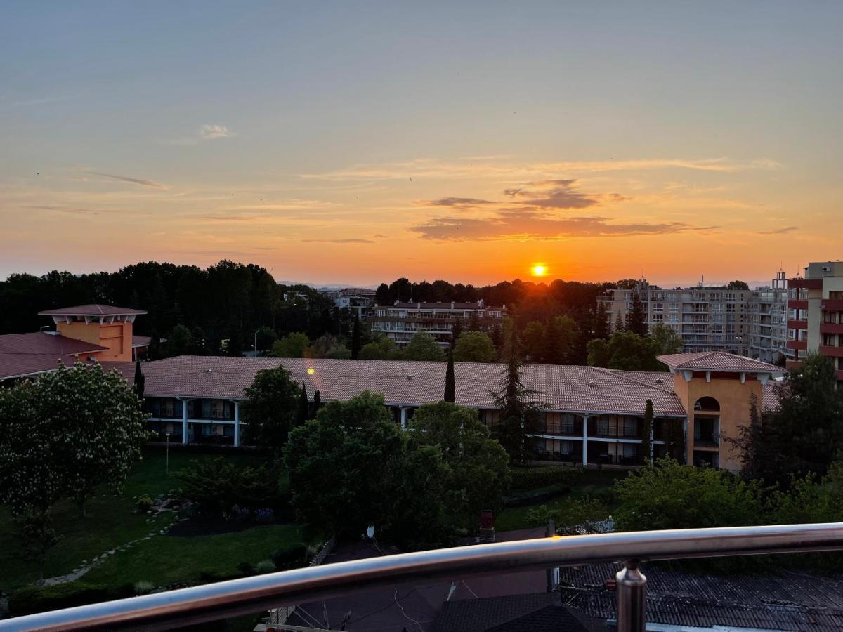 Admiral Plaza Aparthotel Слънчев бряг Екстериор снимка