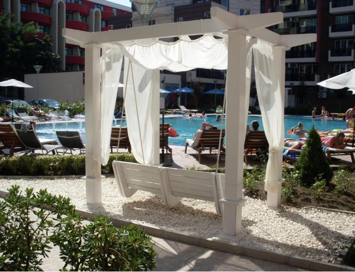 Admiral Plaza Aparthotel Слънчев бряг Екстериор снимка